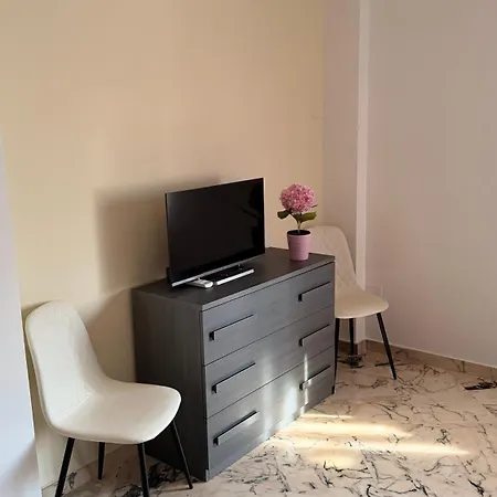 Проживание в семье Casa Dell'aloe Ангри